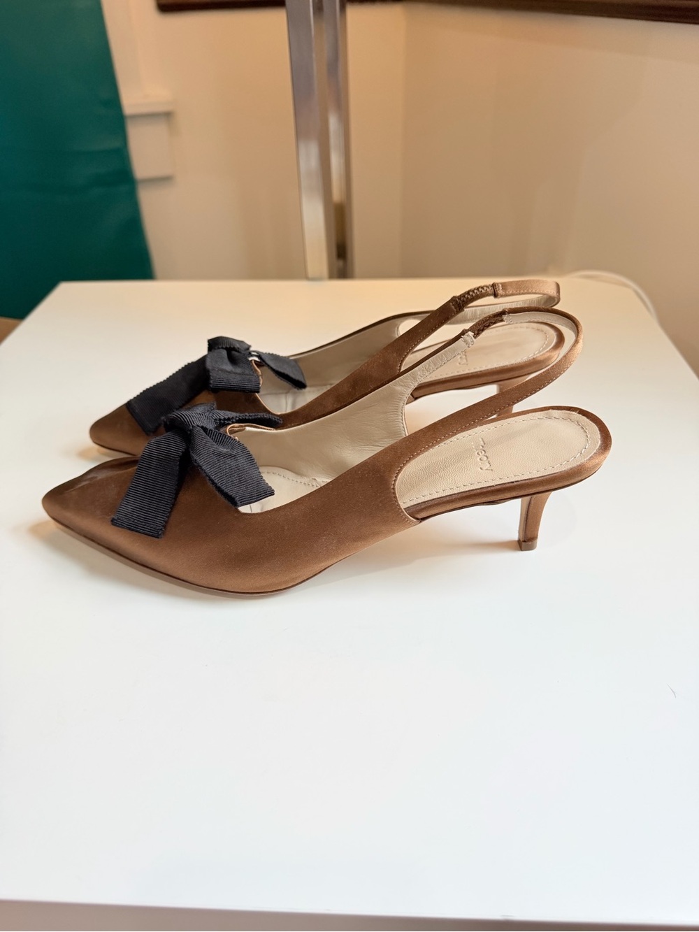 Theory Bronze Satin Slingback Heels Pointed Toe Black Bow Size 38.5 8.5 Italy - Picture 14 of 14